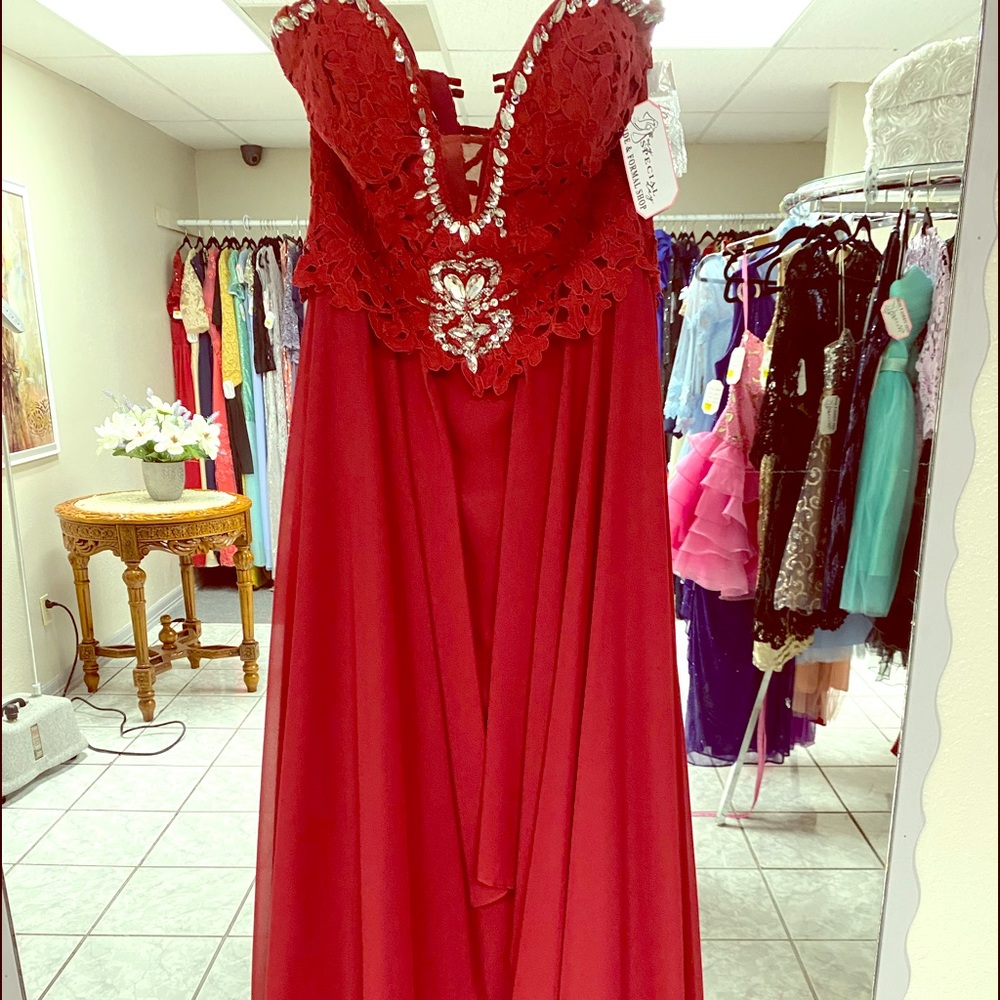 NWOT burgundy formal.  Bust 40”, waist32”, hips 44